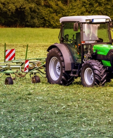 tractor-3571452_960_720.jpg